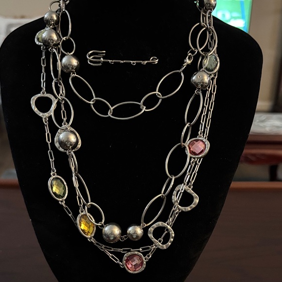 Lia Sophia Jewelry - Lia Sophia Silver Necklace and silver oval Set